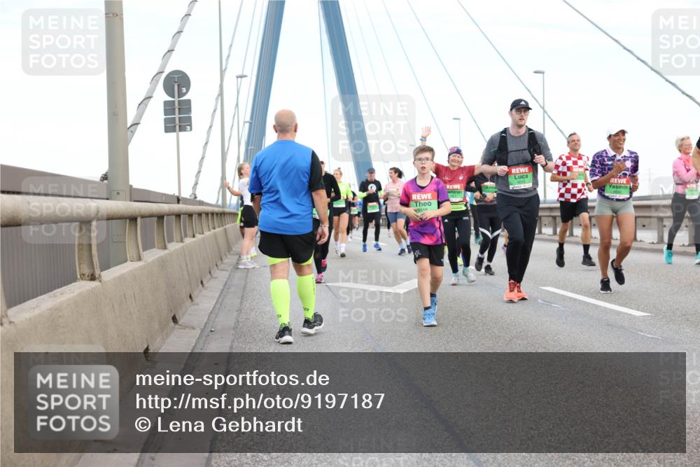 03.10.2025 - Köhlbrandbrückenlauf Lena Gebhardt http://msf.ph/oto/9197187 03.10.2025 15:30:25 Position 1 9518 meine-sportfotos.de