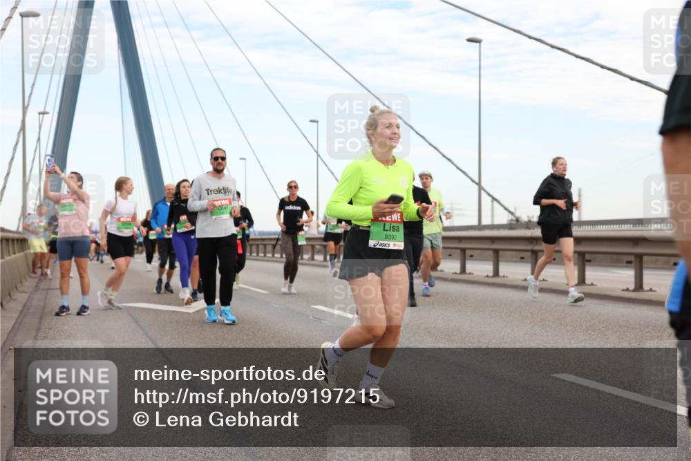 03.10.2025 - Köhlbrandbrückenlauf Lena Gebhardt http://msf.ph/oto/9197215 03.10.2025 15:30:32 Position 1 22, 9392 meine-sportfotos.de