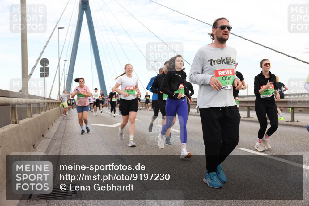 03.10.2025 - Köhlbrandbrückenlauf Lena Gebhardt http://msf.ph/oto/9197230 03.10.2025 15:30:35 Position 1 7477 meine-sportfotos.de