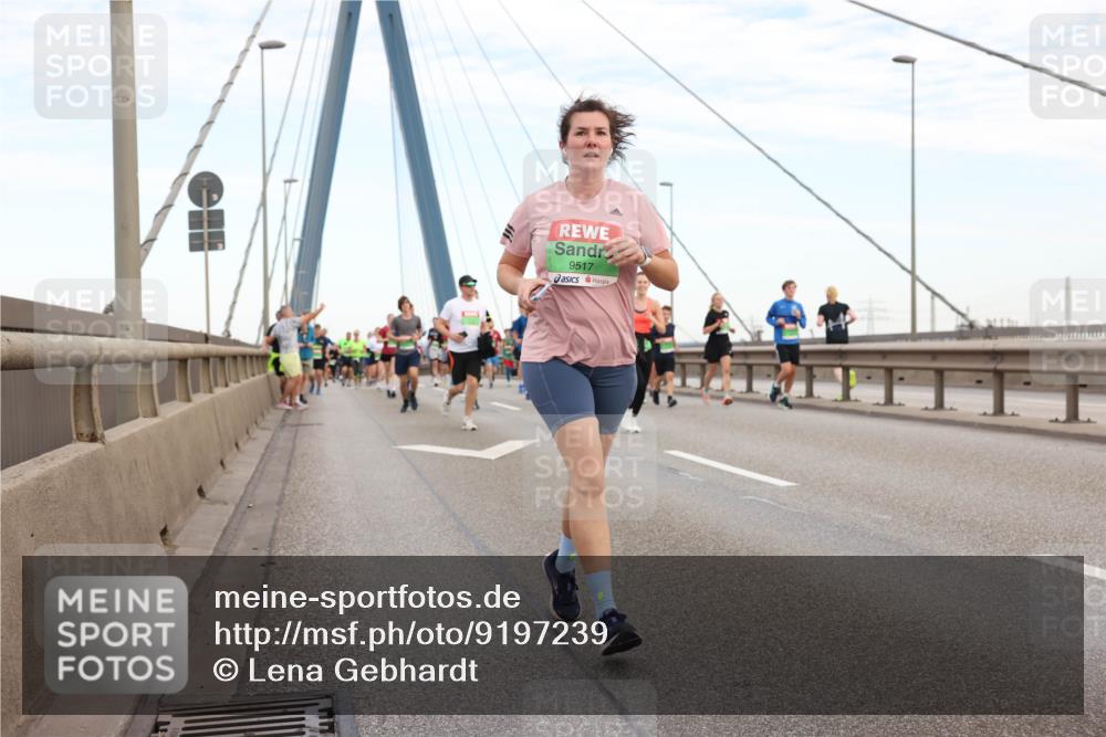 03.10.2025 - Köhlbrandbrückenlauf Lena Gebhardt http://msf.ph/oto/9197239 03.10.2025 15:30:37 Position 1 9517 meine-sportfotos.de