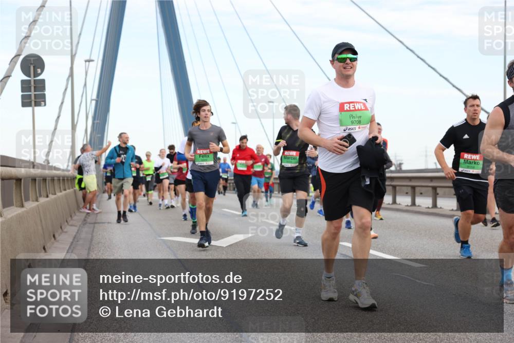 03.10.2025 - Köhlbrandbrückenlauf Lena Gebhardt http://msf.ph/oto/9197252 03.10.2025 15:30:41 Position 1 9708, 9158 meine-sportfotos.de