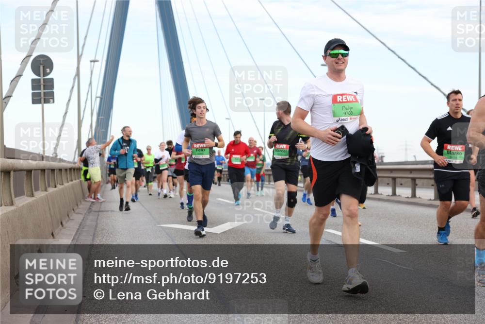 03.10.2025 - Köhlbrandbrückenlauf Lena Gebhardt http://msf.ph/oto/9197253 03.10.2025 15:30:41 Position 1 9708, 9158 meine-sportfotos.de