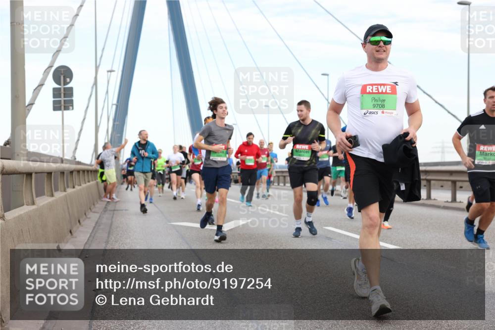 03.10.2025 - Köhlbrandbrückenlauf Lena Gebhardt http://msf.ph/oto/9197254 03.10.2025 15:30:41 Position 1 9708, 9158 meine-sportfotos.de
