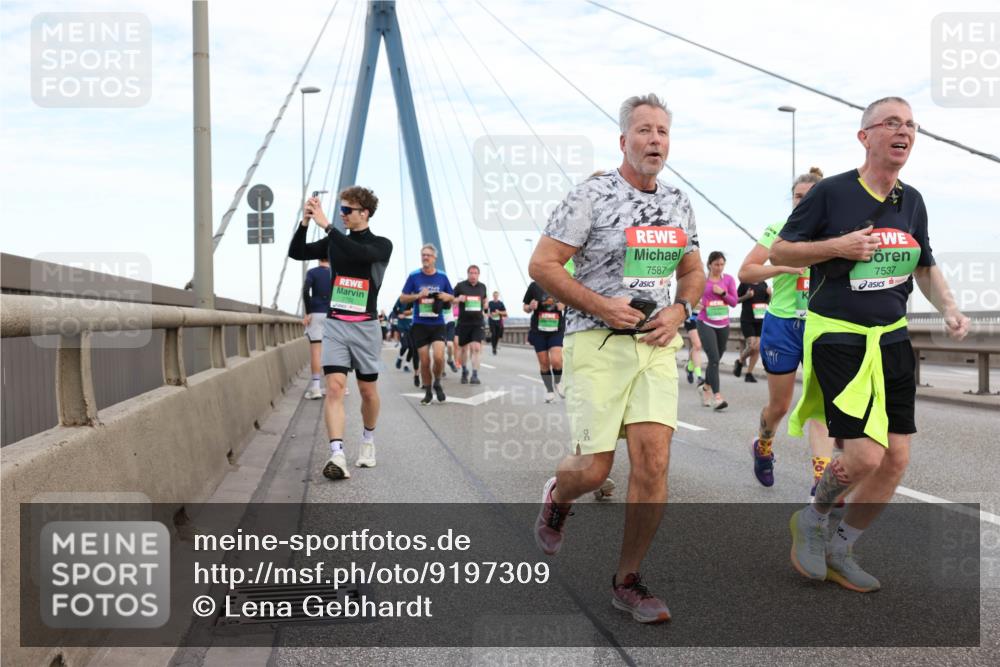 03.10.2025 - Köhlbrandbrückenlauf Lena Gebhardt http://msf.ph/oto/9197309 03.10.2025 15:30:52 Position 1 7587, 7537 meine-sportfotos.de