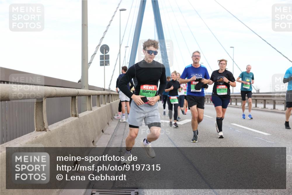 03.10.2025 - Köhlbrandbrückenlauf Lena Gebhardt http://msf.ph/oto/9197315 03.10.2025 15:30:53 Position 1 7722 meine-sportfotos.de