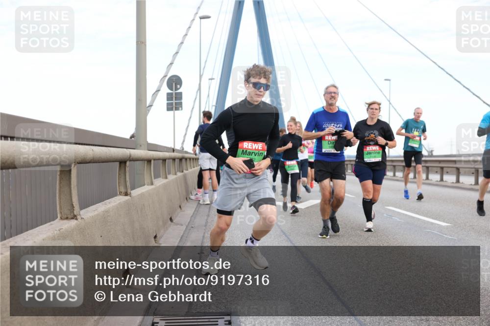 03.10.2025 - Köhlbrandbrückenlauf Lena Gebhardt http://msf.ph/oto/9197316 03.10.2025 15:30:53 Position 1 949 meine-sportfotos.de