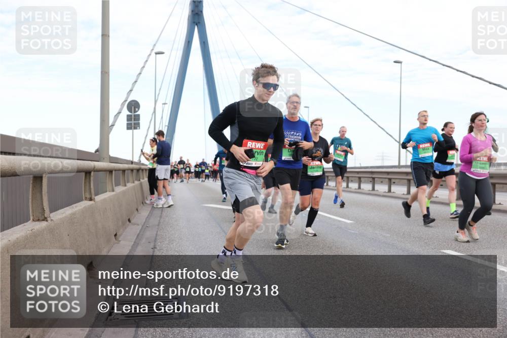 03.10.2025 - Köhlbrandbrückenlauf Lena Gebhardt http://msf.ph/oto/9197318 03.10.2025 15:30:54 Position 1 9190 meine-sportfotos.de