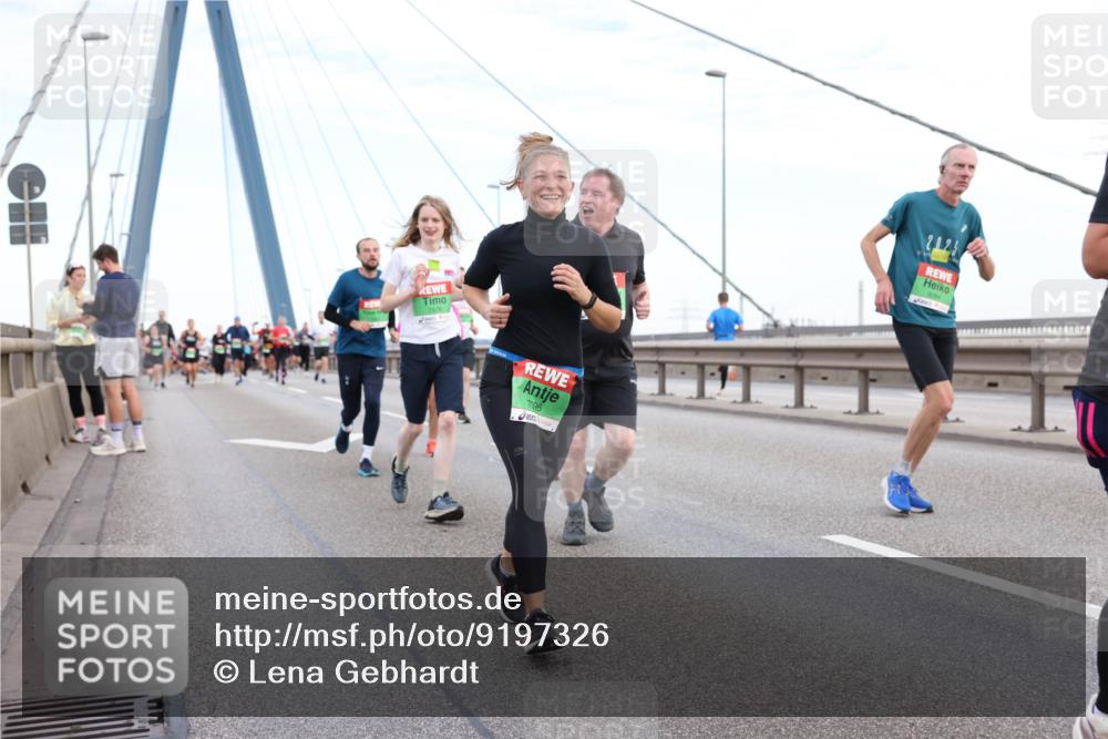 03.10.2025 - Köhlbrandbrückenlauf Lena Gebhardt http://msf.ph/oto/9197326 03.10.2025 15:30:55 Position 1 7978, 1996 meine-sportfotos.de