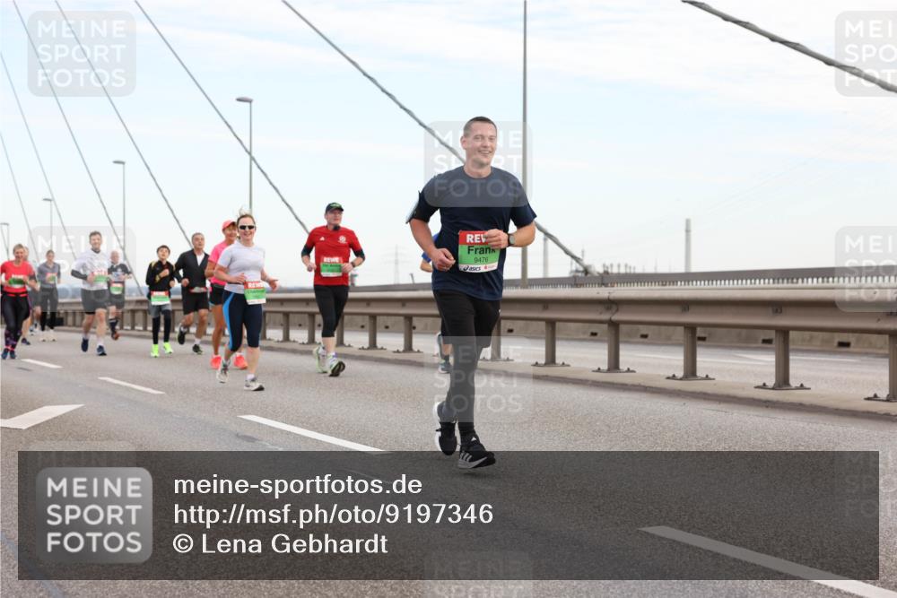 03.10.2025 - Köhlbrandbrückenlauf Lena Gebhardt http://msf.ph/oto/9197346 03.10.2025 15:30:59 Position 1 9476 meine-sportfotos.de