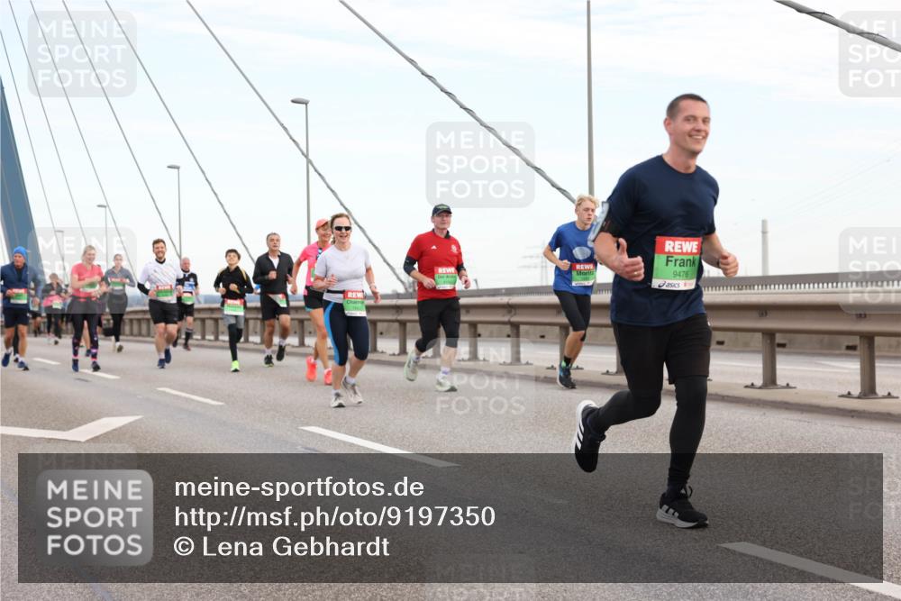03.10.2025 - Köhlbrandbrückenlauf Lena Gebhardt http://msf.ph/oto/9197350 03.10.2025 15:31:00 Position 1 9476 meine-sportfotos.de