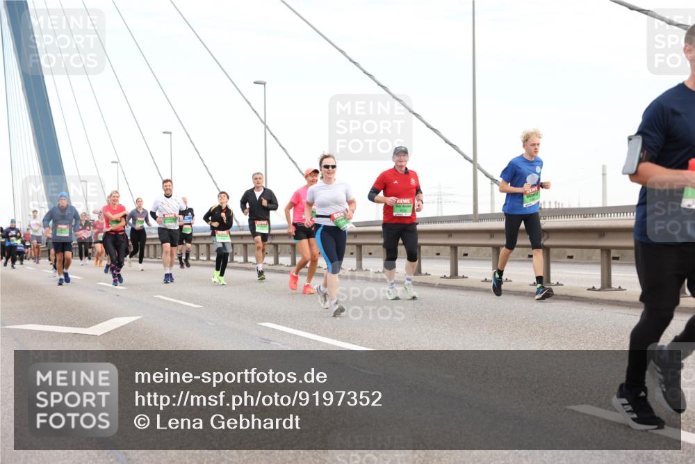 03.10.2025 - Köhlbrandbrückenlauf Lena Gebhardt http://msf.ph/oto/9197352 03.10.2025 15:31:00 Position 1  meine-sportfotos.de