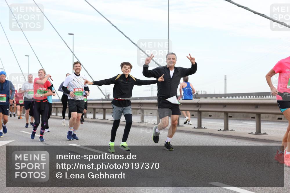 03.10.2025 - Köhlbrandbrückenlauf Lena Gebhardt http://msf.ph/oto/9197370 03.10.2025 15:31:04 Position 1 9133 meine-sportfotos.de