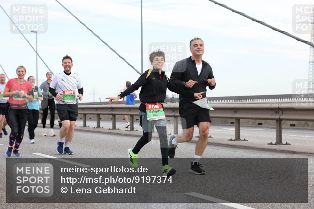 03.10.2025 - Köhlbrandbrückenlauf Lena Gebhardt http://msf.ph/oto/9197374 03.10.2025 15:31:05 Position 1 9133, 9460 meine-sportfotos.de