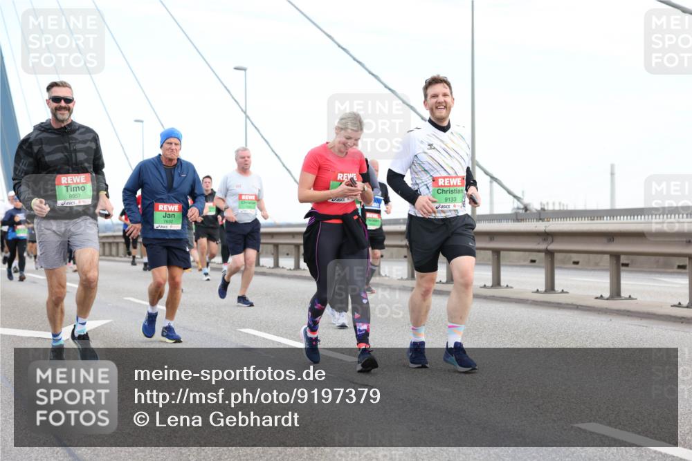 03.10.2025 - Köhlbrandbrückenlauf Lena Gebhardt http://msf.ph/oto/9197379 03.10.2025 15:31:06 Position 1 8957, 7632, 9133 meine-sportfotos.de