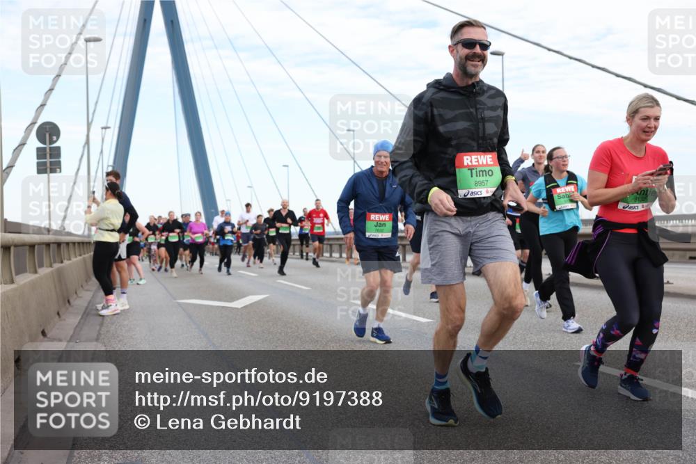 03.10.2025 - Köhlbrandbrückenlauf Lena Gebhardt http://msf.ph/oto/9197388 03.10.2025 15:31:07 Position 1 7632, 8957 meine-sportfotos.de