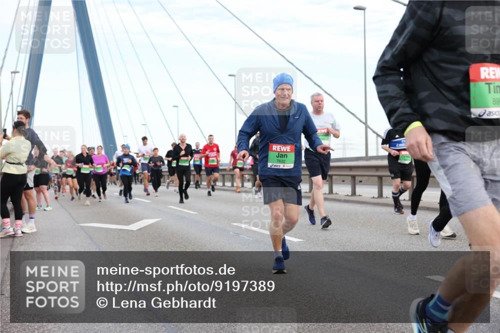 03.10.2025 - Köhlbrandbrückenlauf Lena Gebhardt http://msf.ph/oto/9197389 03.10.2025 15:31:08 Position 1 7632, 898 meine-sportfotos.de