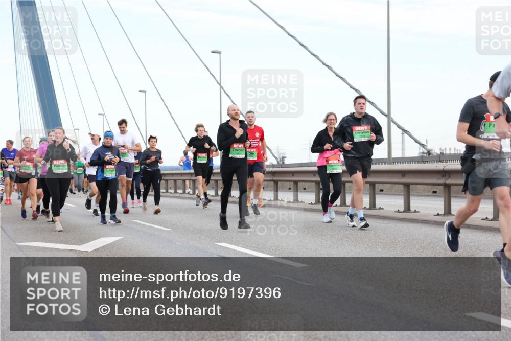 03.10.2025 - Köhlbrandbrückenlauf Lena Gebhardt http://msf.ph/oto/9197396 03.10.2025 15:31:09 Position 1 7279 meine-sportfotos.de