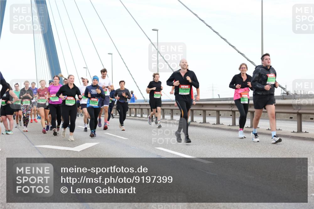 03.10.2025 - Köhlbrandbrückenlauf Lena Gebhardt http://msf.ph/oto/9197399 03.10.2025 15:31:10 Position 1 7367 meine-sportfotos.de