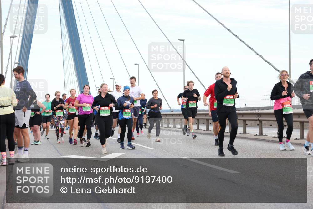 03.10.2025 - Köhlbrandbrückenlauf Lena Gebhardt http://msf.ph/oto/9197400 03.10.2025 15:31:10 Position 1  meine-sportfotos.de
