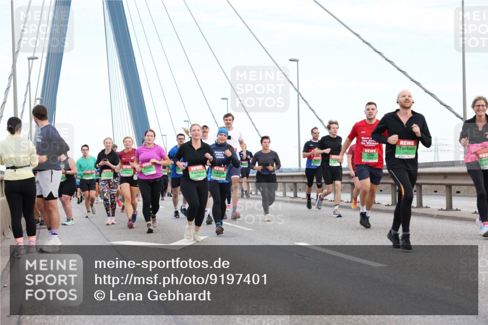 03.10.2025 - Köhlbrandbrückenlauf Lena Gebhardt http://msf.ph/oto/9197401 03.10.2025 15:31:10 Position 1  meine-sportfotos.de