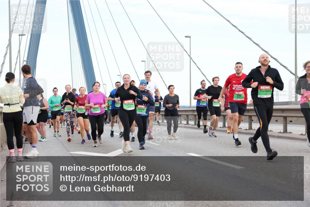 03.10.2025 - Köhlbrandbrückenlauf Lena Gebhardt http://msf.ph/oto/9197403 03.10.2025 15:31:10 Position 1 7467 meine-sportfotos.de