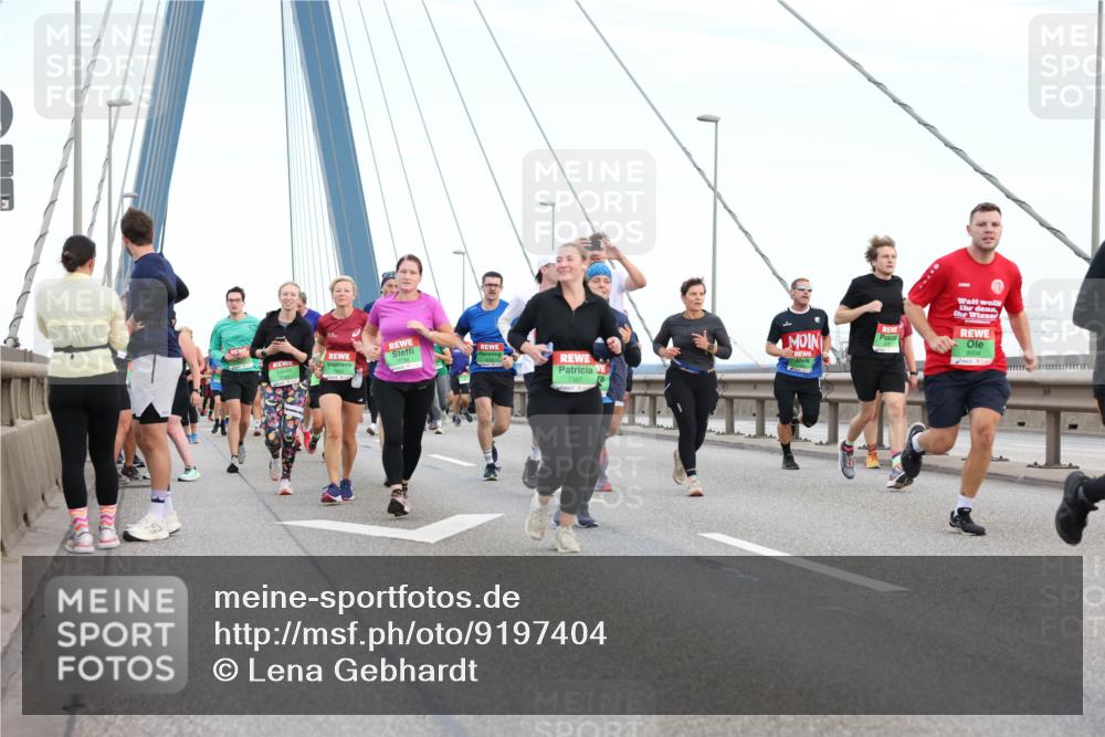 03.10.2025 - Köhlbrandbrückenlauf Lena Gebhardt http://msf.ph/oto/9197404 03.10.2025 15:31:11 Position 1 7367, 9334 meine-sportfotos.de