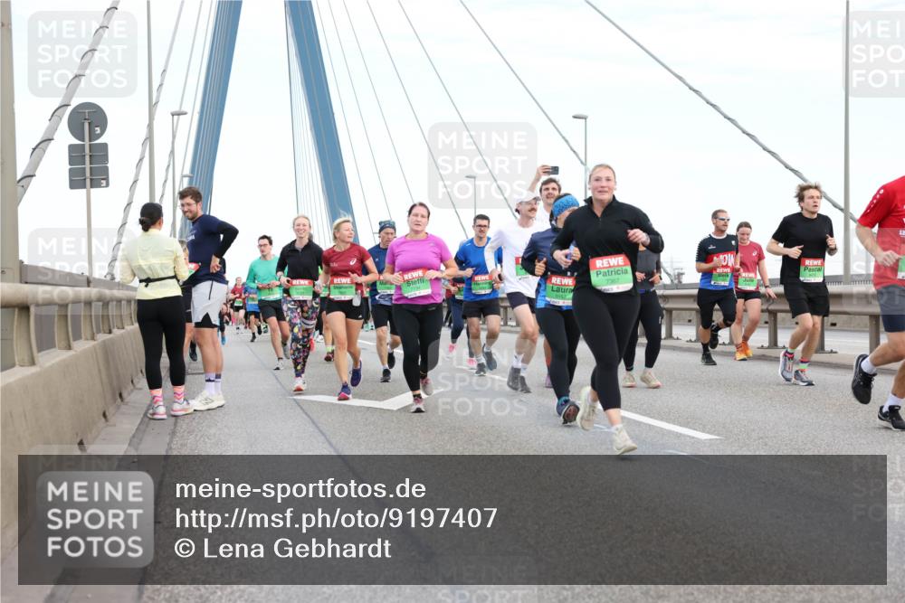 03.10.2025 - Köhlbrandbrückenlauf Lena Gebhardt http://msf.ph/oto/9197407 03.10.2025 15:31:12 Position 1 7893, 7367 meine-sportfotos.de