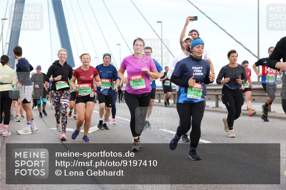 03.10.2025 - Köhlbrandbrückenlauf Lena Gebhardt http://msf.ph/oto/9197410 03.10.2025 15:31:13 Position 1 9721, 7893, 7462, 7734, 9153 meine-sportfotos.de