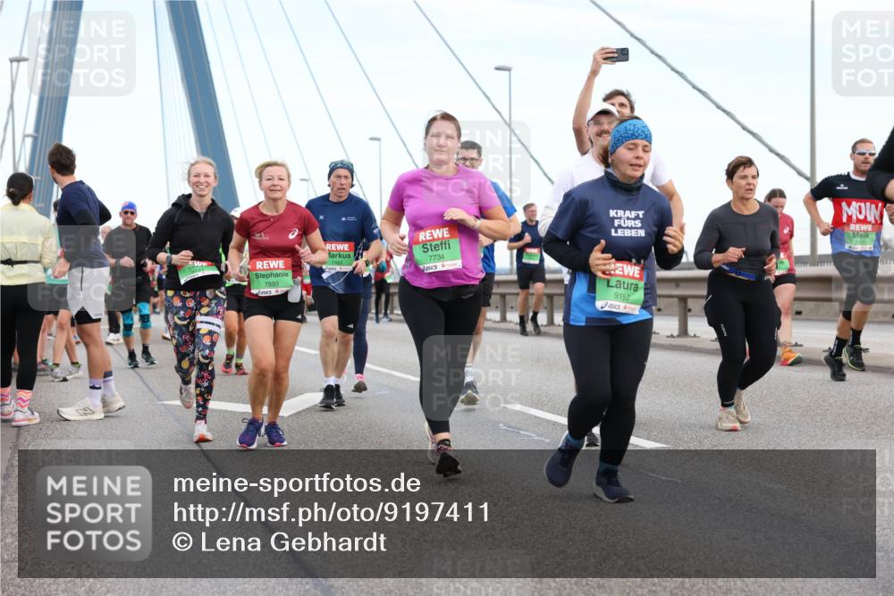 03.10.2025 - Köhlbrandbrückenlauf Lena Gebhardt http://msf.ph/oto/9197411 03.10.2025 15:31:13 Position 1 7893, 7734, 9153, 7157 meine-sportfotos.de