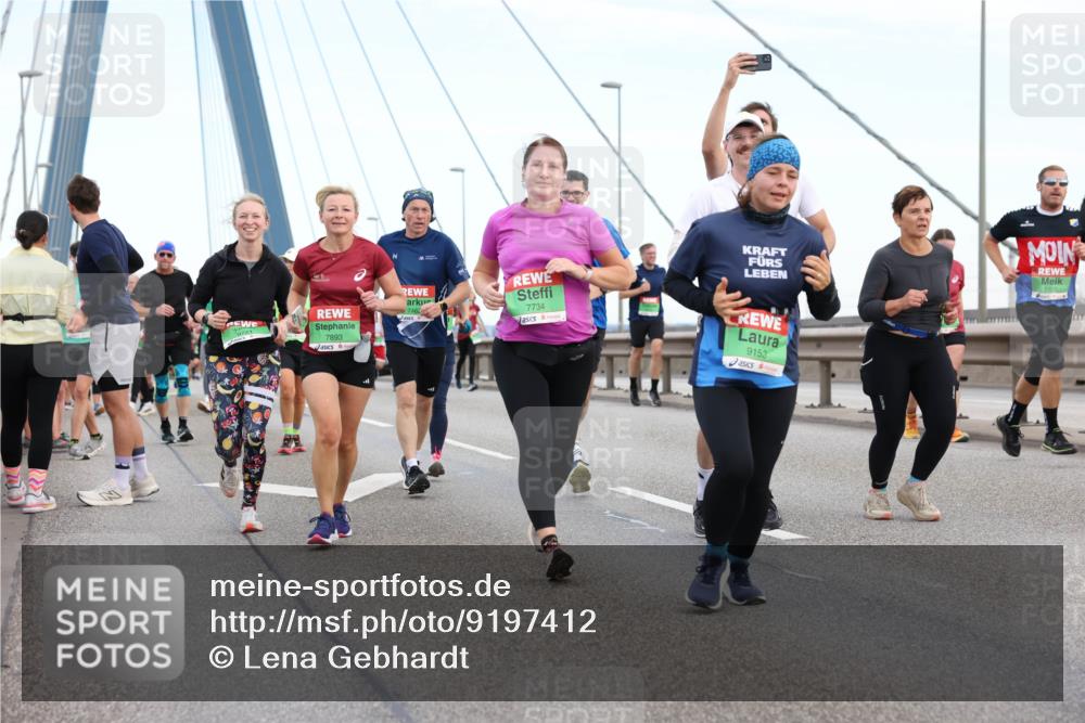 03.10.2025 - Köhlbrandbrückenlauf Lena Gebhardt http://msf.ph/oto/9197412 03.10.2025 15:31:13 Position 1 7893, 746, 7734, 7157, 9153 meine-sportfotos.de