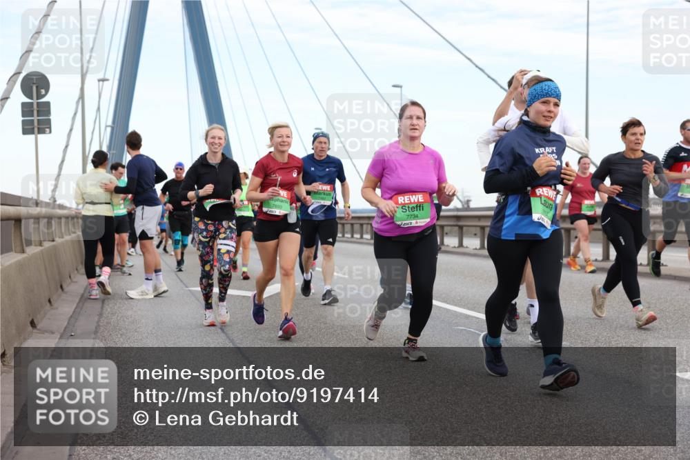 03.10.2025 - Köhlbrandbrückenlauf Lena Gebhardt http://msf.ph/oto/9197414 03.10.2025 15:31:14 Position 1 7893, 7734 meine-sportfotos.de