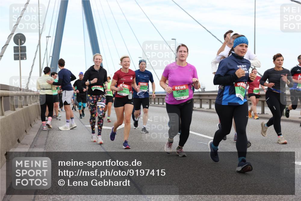 03.10.2025 - Köhlbrandbrückenlauf Lena Gebhardt http://msf.ph/oto/9197415 03.10.2025 15:31:14 Position 1 7893, 7734 meine-sportfotos.de