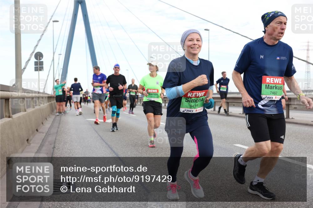 03.10.2025 - Köhlbrandbrückenlauf Lena Gebhardt http://msf.ph/oto/9197429 03.10.2025 15:31:17 Position 1 9477, 7462 meine-sportfotos.de