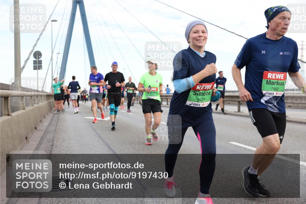 03.10.2025 - Köhlbrandbrückenlauf Lena Gebhardt http://msf.ph/oto/9197430 03.10.2025 15:31:17 Position 1 9614, 9477, 7462 meine-sportfotos.de