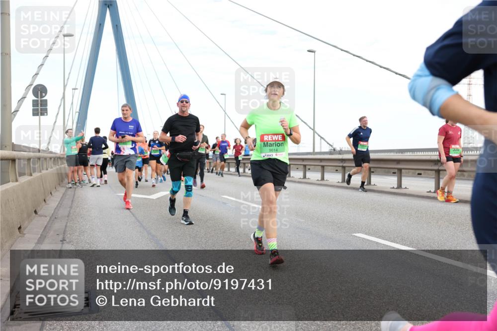 03.10.2025 - Köhlbrandbrückenlauf Lena Gebhardt http://msf.ph/oto/9197431 03.10.2025 15:31:17 Position 1 9614 meine-sportfotos.de