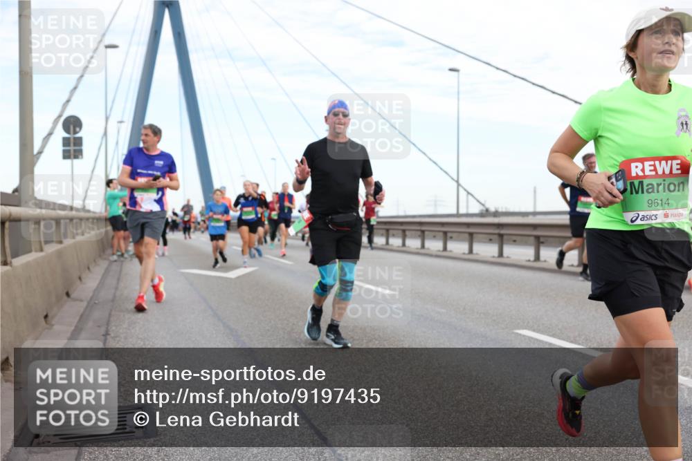 03.10.2025 - Köhlbrandbrückenlauf Lena Gebhardt http://msf.ph/oto/9197435 03.10.2025 15:31:18 Position 1 9614 meine-sportfotos.de