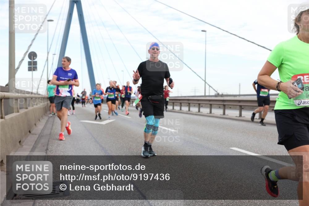 03.10.2025 - Köhlbrandbrückenlauf Lena Gebhardt http://msf.ph/oto/9197436 03.10.2025 15:31:18 Position 1 90 meine-sportfotos.de