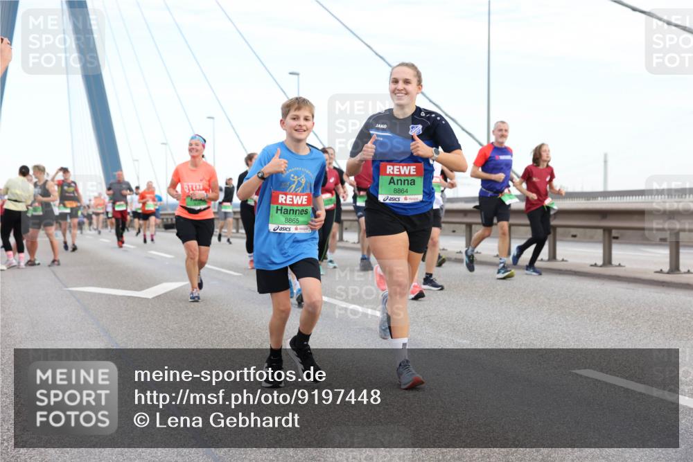 03.10.2025 - Köhlbrandbrückenlauf Lena Gebhardt http://msf.ph/oto/9197448 03.10.2025 15:31:21 Position 1 8865, 8864 meine-sportfotos.de