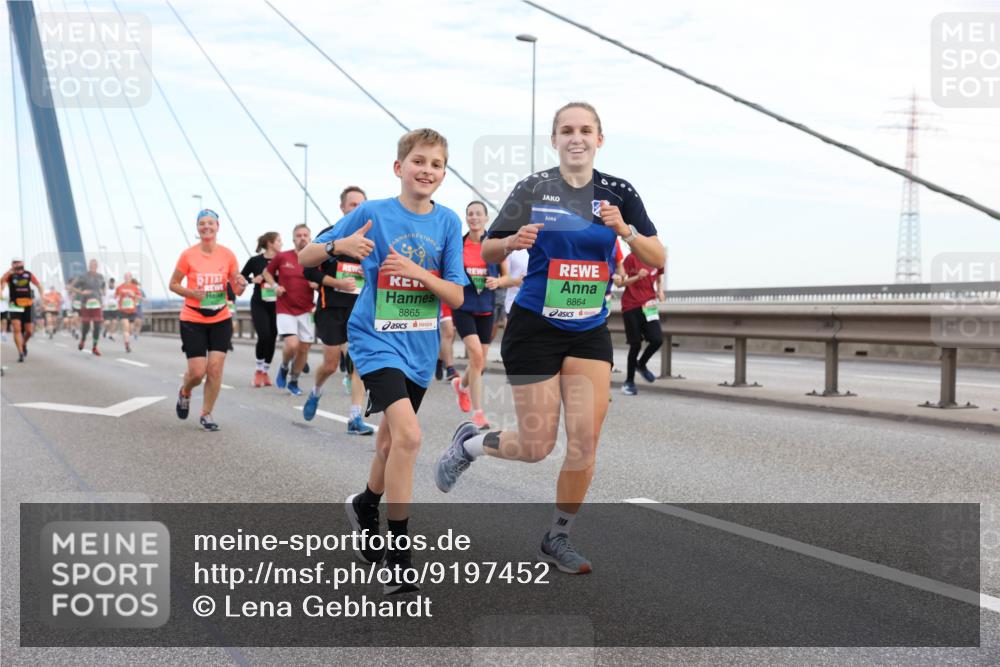 03.10.2025 - Köhlbrandbrückenlauf Lena Gebhardt http://msf.ph/oto/9197452 03.10.2025 15:31:21 Position 1 8865, 8864 meine-sportfotos.de