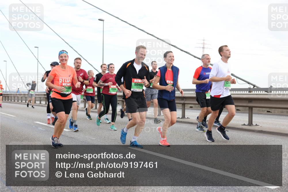 03.10.2025 - Köhlbrandbrückenlauf Lena Gebhardt http://msf.ph/oto/9197461 03.10.2025 15:31:23 Position 1 7574 meine-sportfotos.de
