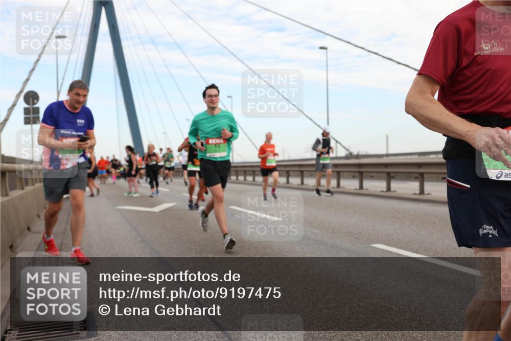 03.10.2025 - Köhlbrandbrückenlauf Lena Gebhardt http://msf.ph/oto/9197475 03.10.2025 15:31:26 Position 1 1 meine-sportfotos.de
