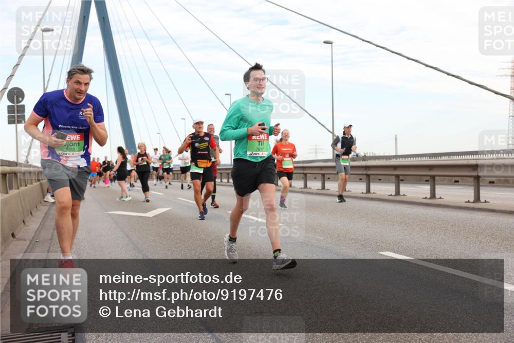 03.10.2025 - Köhlbrandbrückenlauf Lena Gebhardt http://msf.ph/oto/9197476 03.10.2025 15:31:26 Position 1 9383, 7617 meine-sportfotos.de