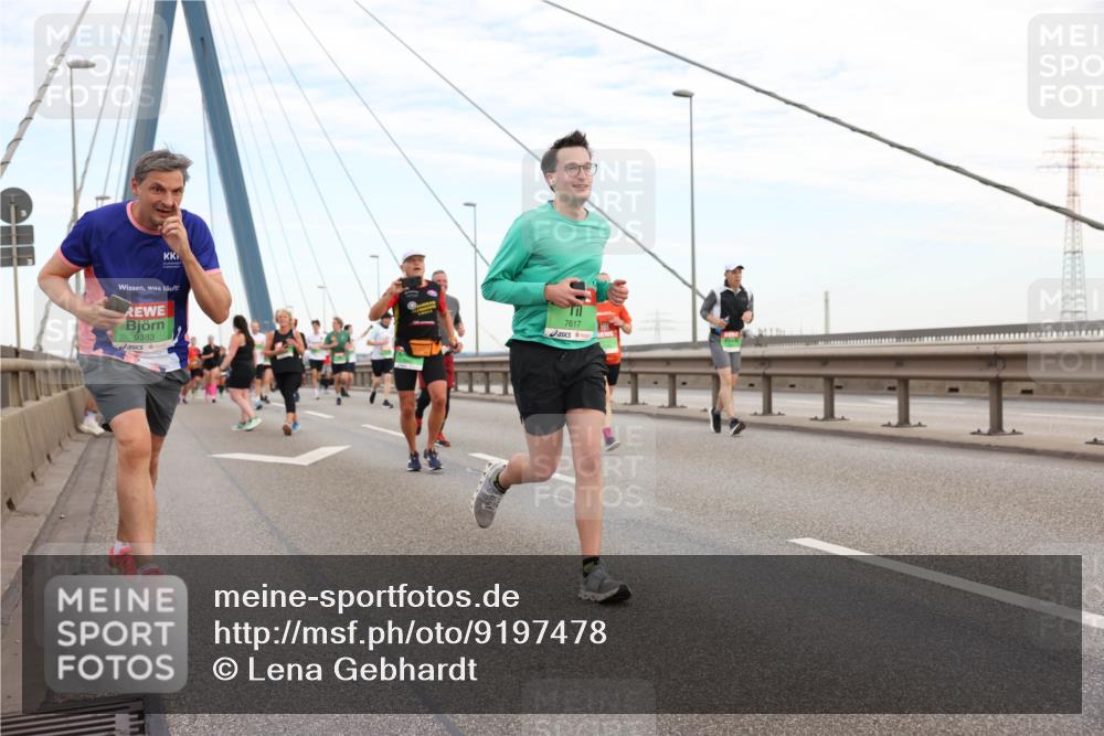 03.10.2025 - Köhlbrandbrückenlauf Lena Gebhardt http://msf.ph/oto/9197478 03.10.2025 15:31:26 Position 1 9383, 7617 meine-sportfotos.de