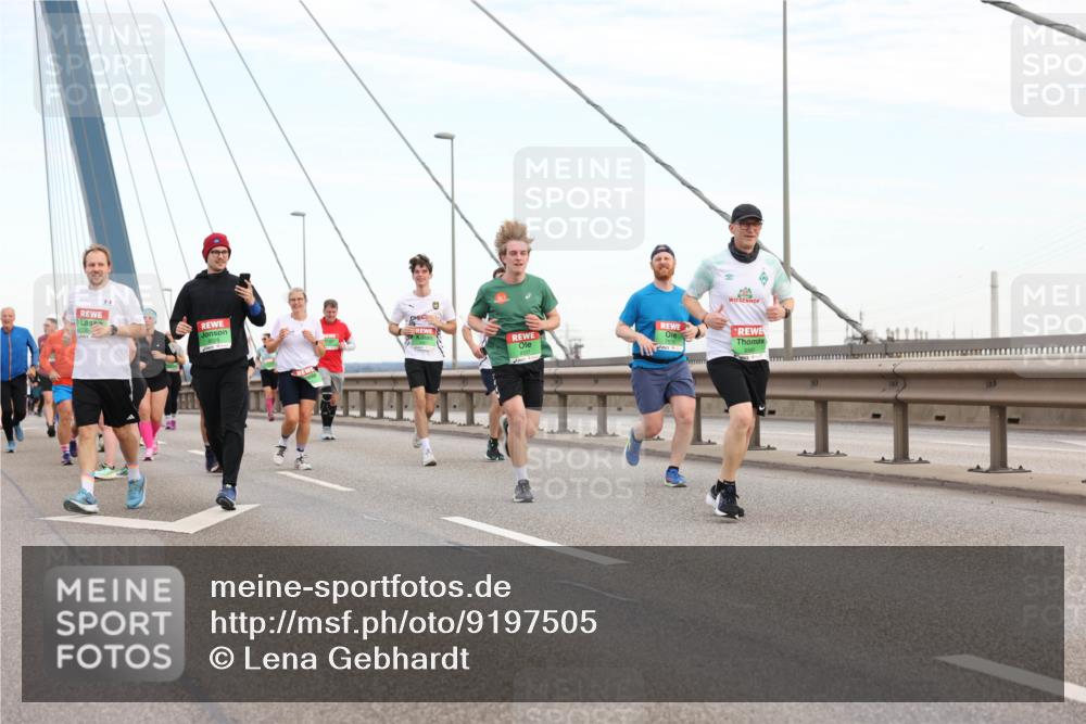 03.10.2025 - Köhlbrandbrückenlauf Lena Gebhardt http://msf.ph/oto/9197505 03.10.2025 15:31:31 Position 1  meine-sportfotos.de