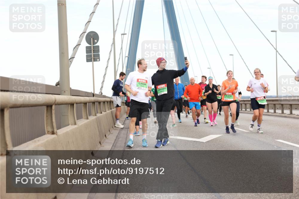 03.10.2025 - Köhlbrandbrückenlauf Lena Gebhardt http://msf.ph/oto/9197512 03.10.2025 15:31:33 Position 1 8540, 8529 meine-sportfotos.de