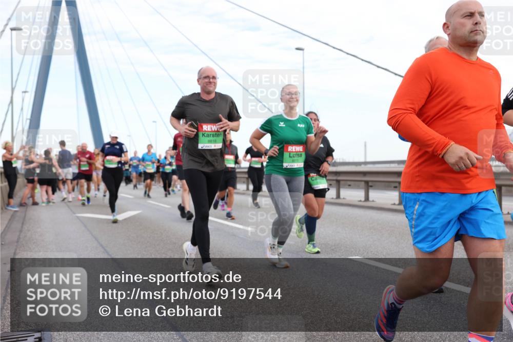03.10.2025 - Köhlbrandbrückenlauf Lena Gebhardt http://msf.ph/oto/9197544 03.10.2025 15:31:39 Position 1 8816 meine-sportfotos.de