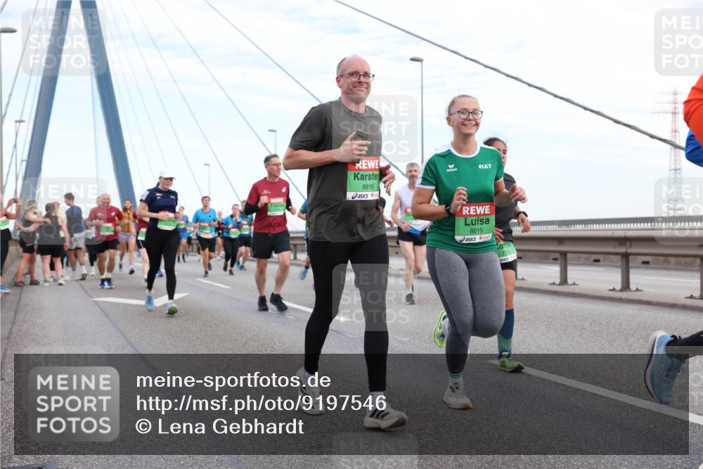 03.10.2025 - Köhlbrandbrückenlauf Lena Gebhardt http://msf.ph/oto/9197546 03.10.2025 15:31:39 Position 1 8816, 7, 8815, 775 meine-sportfotos.de