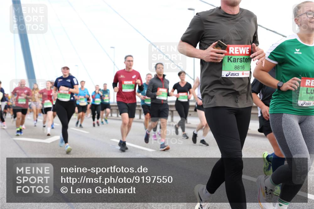 03.10.2025 - Köhlbrandbrückenlauf Lena Gebhardt http://msf.ph/oto/9197550 03.10.2025 15:31:40 Position 1 8816, 88 meine-sportfotos.de