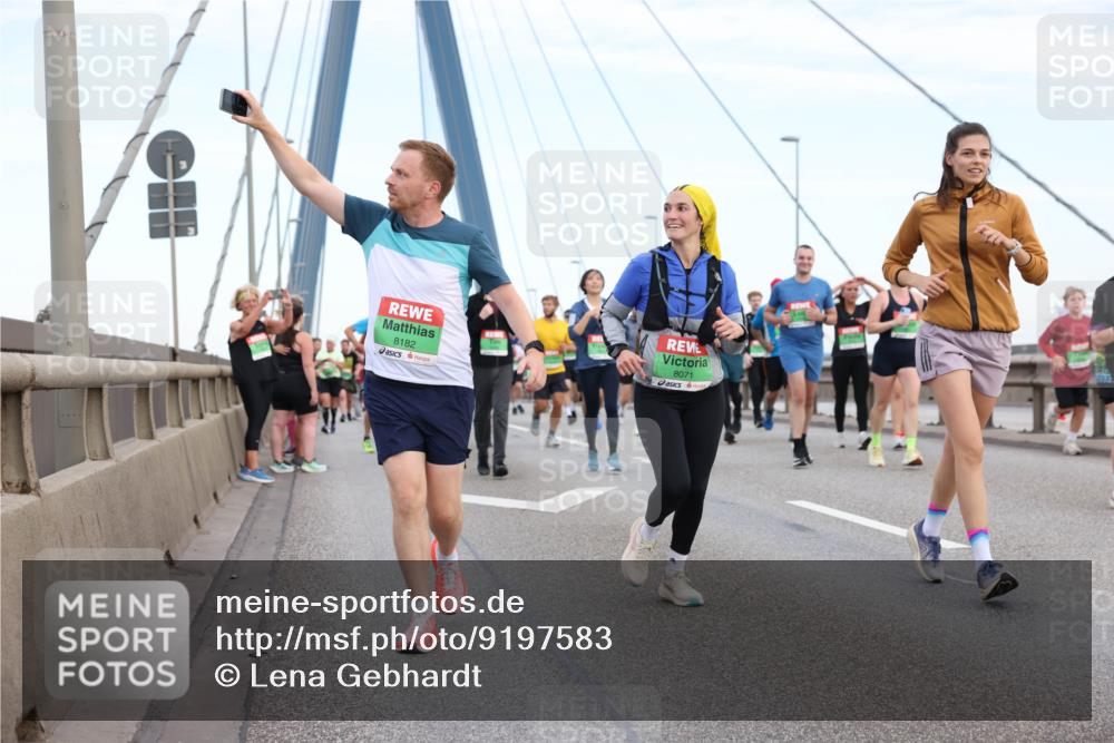 03.10.2025 - Köhlbrandbrückenlauf Lena Gebhardt http://msf.ph/oto/9197583 03.10.2025 15:31:45 Position 1 8182, 8071 meine-sportfotos.de
