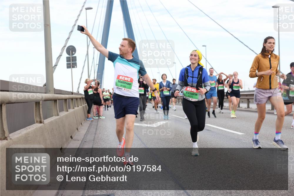 03.10.2025 - Köhlbrandbrückenlauf Lena Gebhardt http://msf.ph/oto/9197584 03.10.2025 15:31:45 Position 1 8182, 8071 meine-sportfotos.de